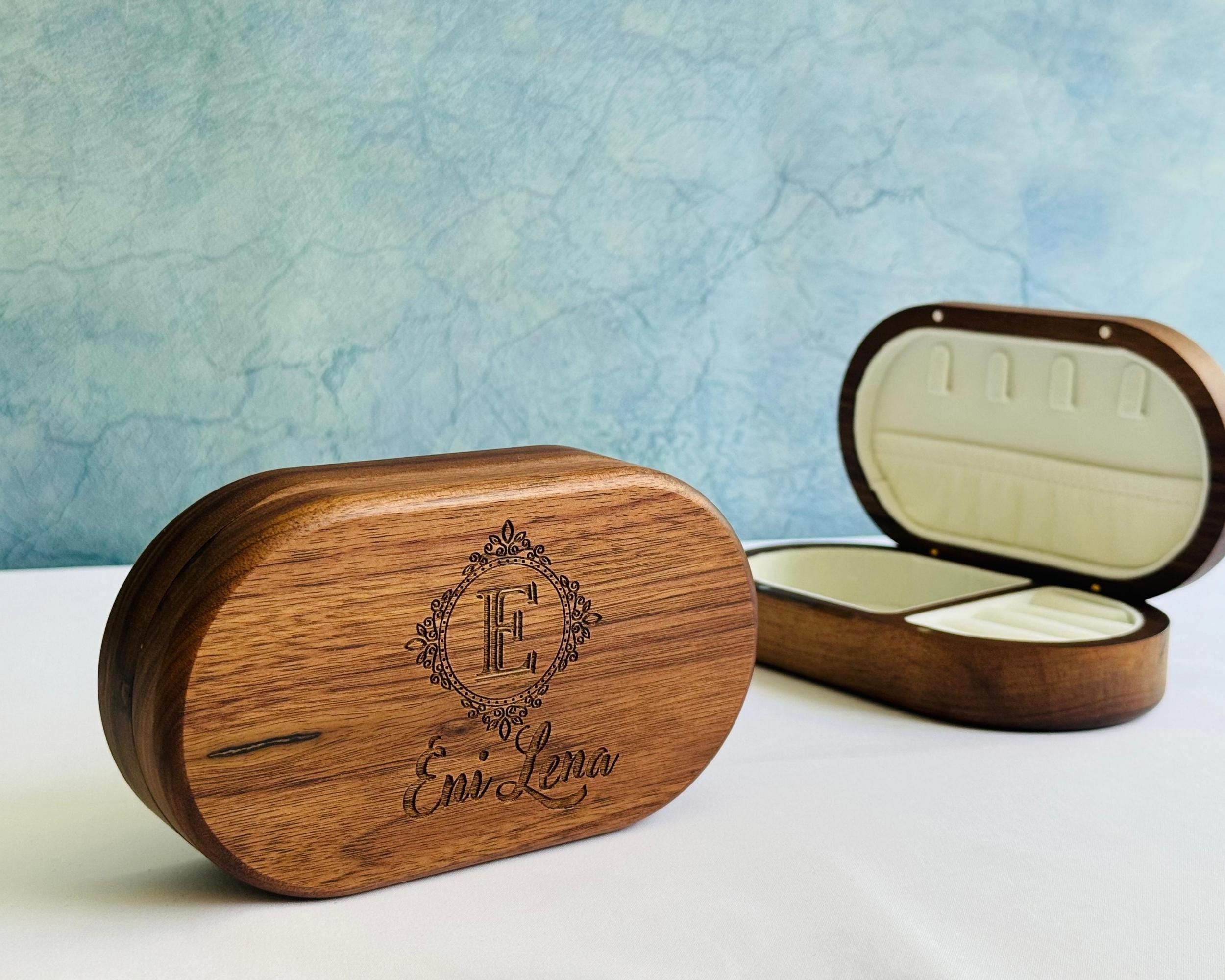 Mothers Day Gift, Unique Gifts for Her Mom, Custom Engraved Jewelry Box, Personalized Mom Gift, Walnut Jewelry Organizer, Bridesmaid Gifts